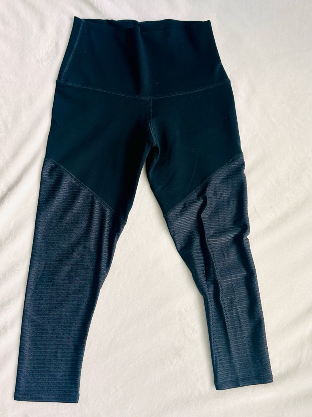 Emily Hsu Designs Black High-Waist Panel Leggings Capri length